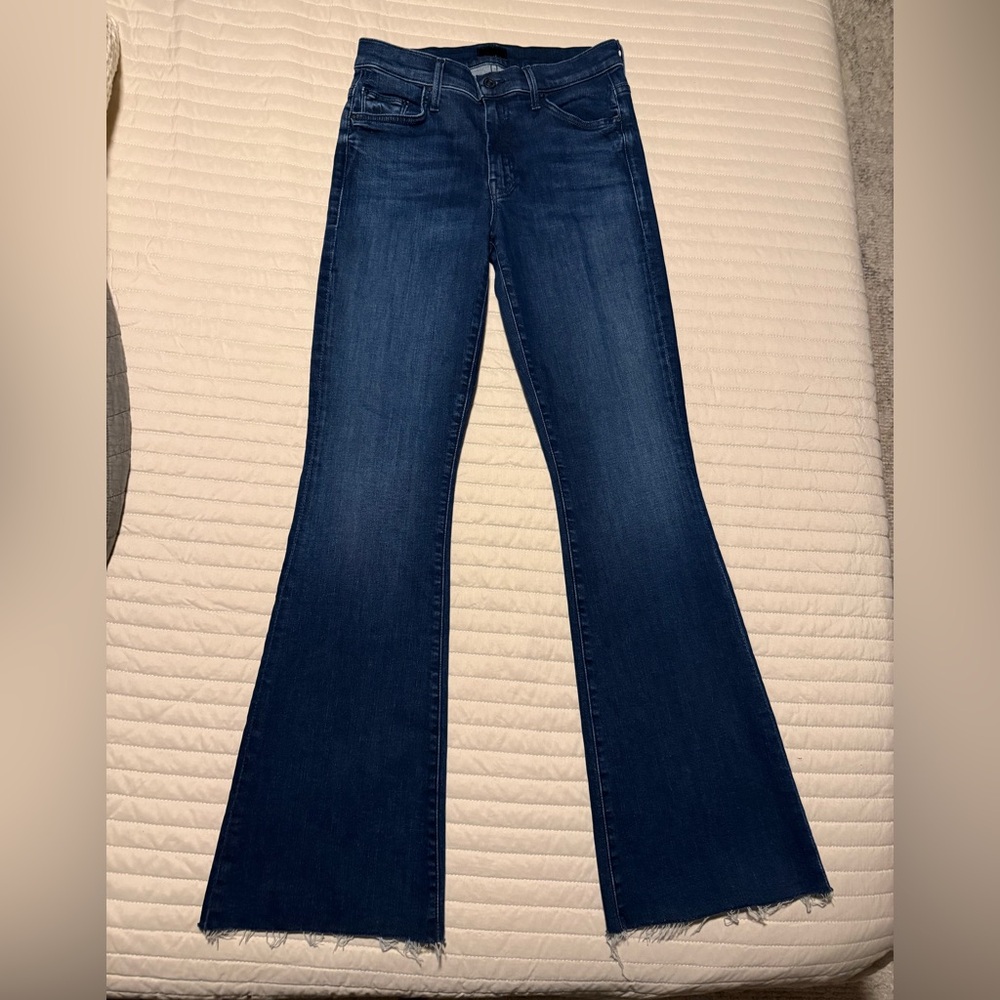 MOTHER The Weekender Fray Flare Jeans Size 27 Dark Wash Raw Hem